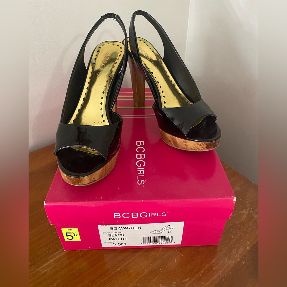 BCBGirls black patent leather heel, size 5 1/2